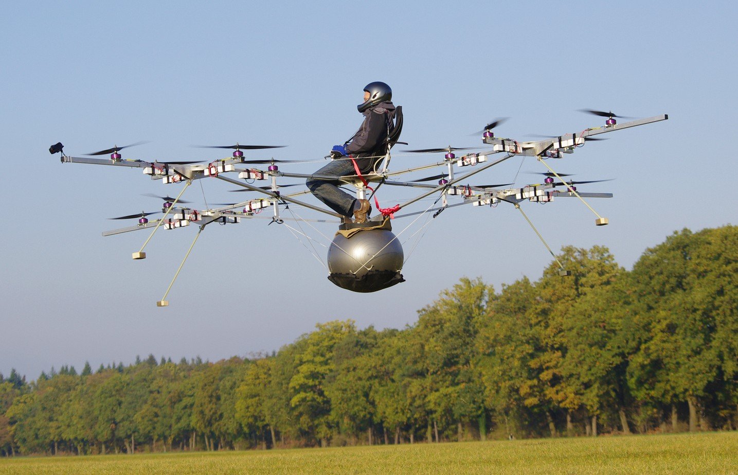 (not a quad)copter lifting a pilot