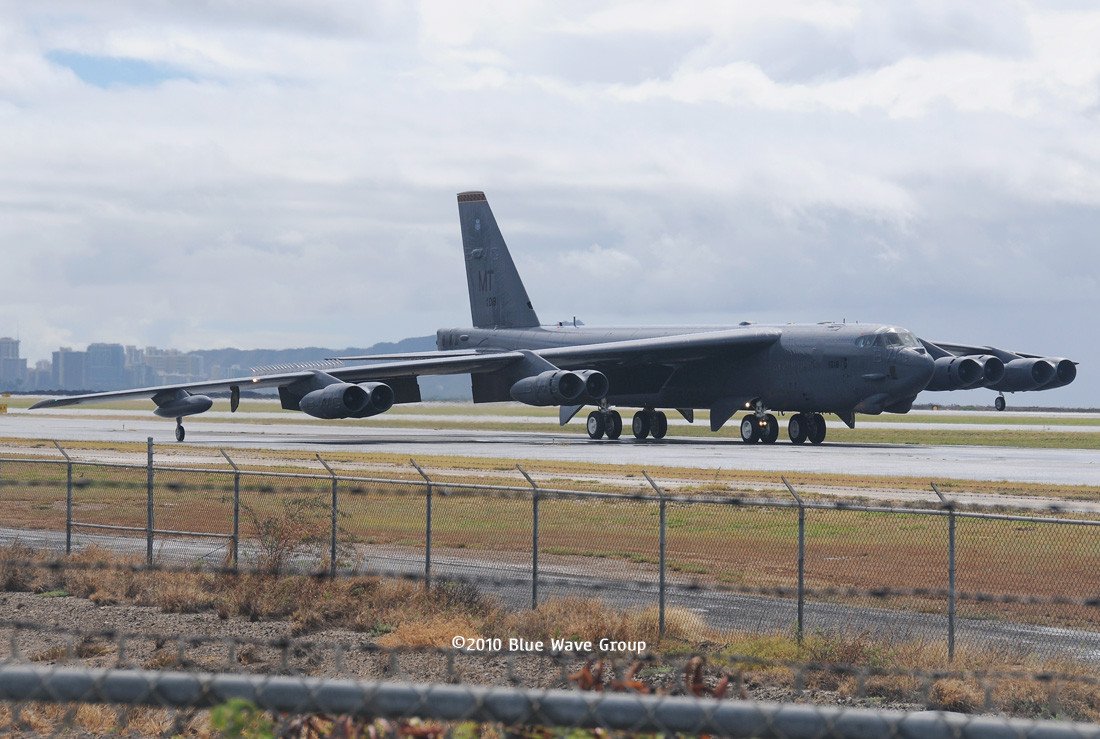 photo showing the B-52 outrigger wheels